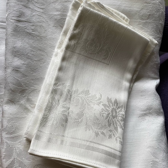 VINTAGE Luxury Rectangular Tablecloth & 3 Napkins - Picture 11 of 16